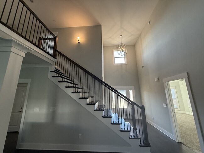 Building Photo - 1124 Watercress Ct