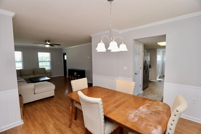 Building Photo - 1910 Lybrand St