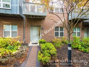 Building Photo - Private 2 bed 2.5 bath townhome near Germa...