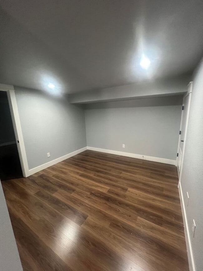 Building Photo - 695 Passover Rd