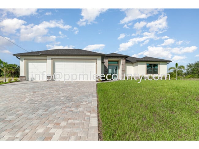 Primary Photo - Brand new 4 bedroom 2 bath 3 car garage po...