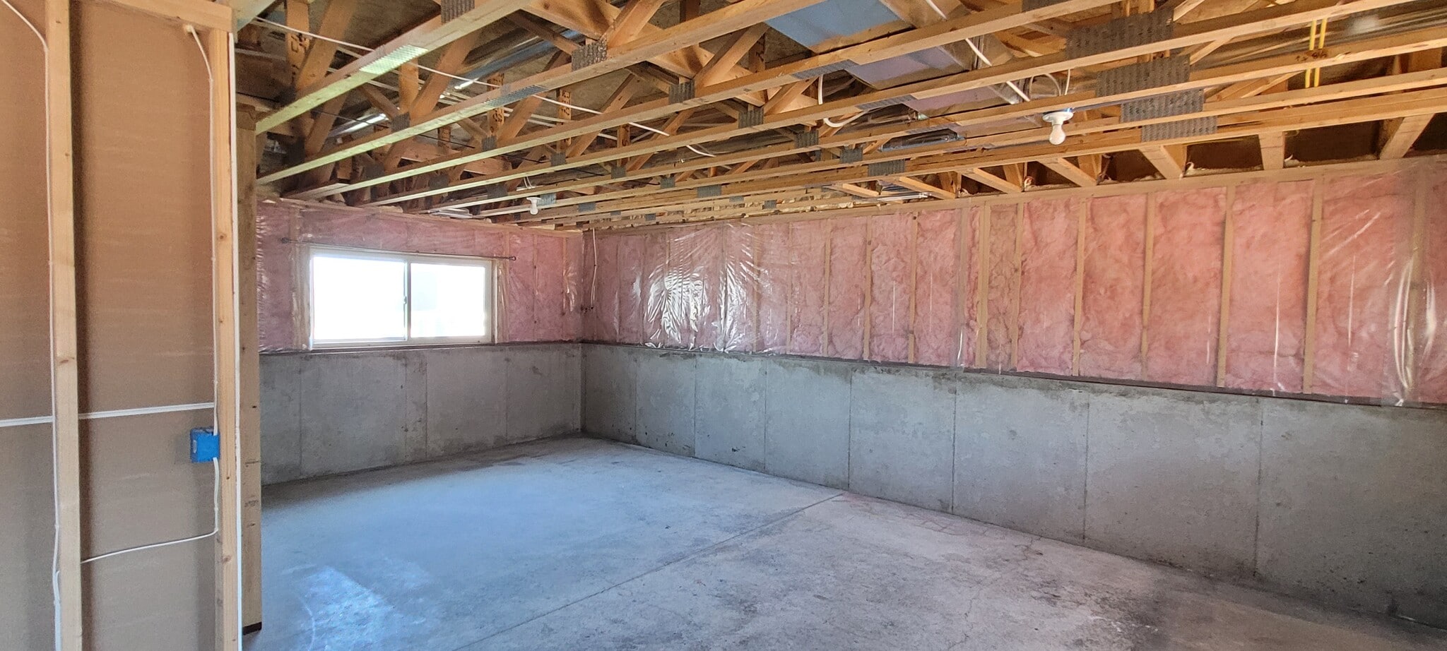 Building Photo - 541 Bull Run Dr