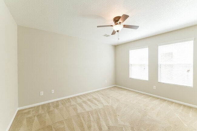 Building Photo - 9909 Hyacinth Way