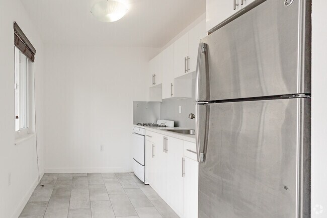 Unit 23: 2BD-1BA-650-Sq-Ft - 3200 Mary St