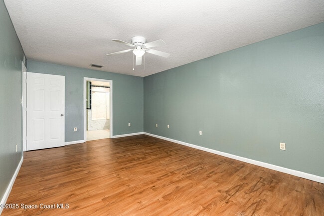 Building Photo - 6105 Banyan St