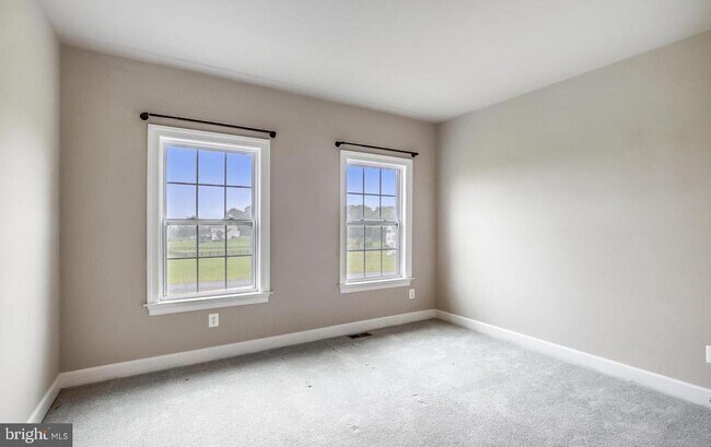 Building Photo - 14673 Falconaire Pl