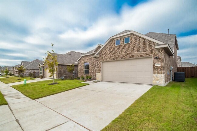 Building Photo - 7633 Spring Dr