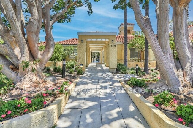 Building Photo - 5965 Paseo Encantada