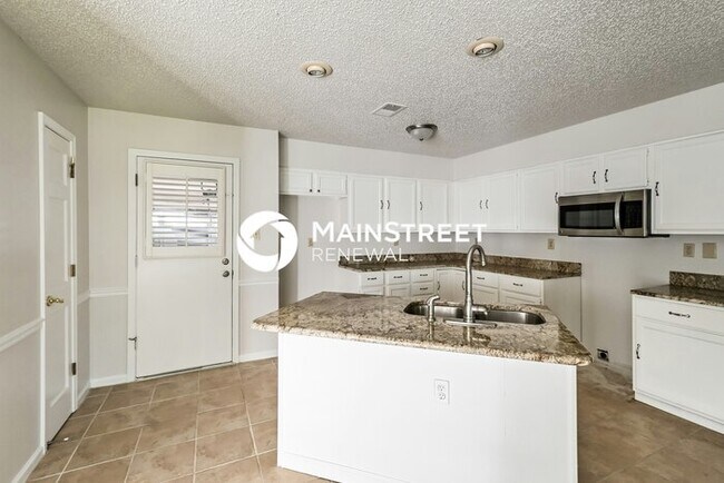 Building Photo - 3 Bedroom Pet-Friendly Home in MEMPHIS, TN with Main Street Renewal