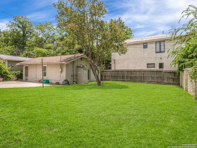 Building Photo - 132 Perry Ct