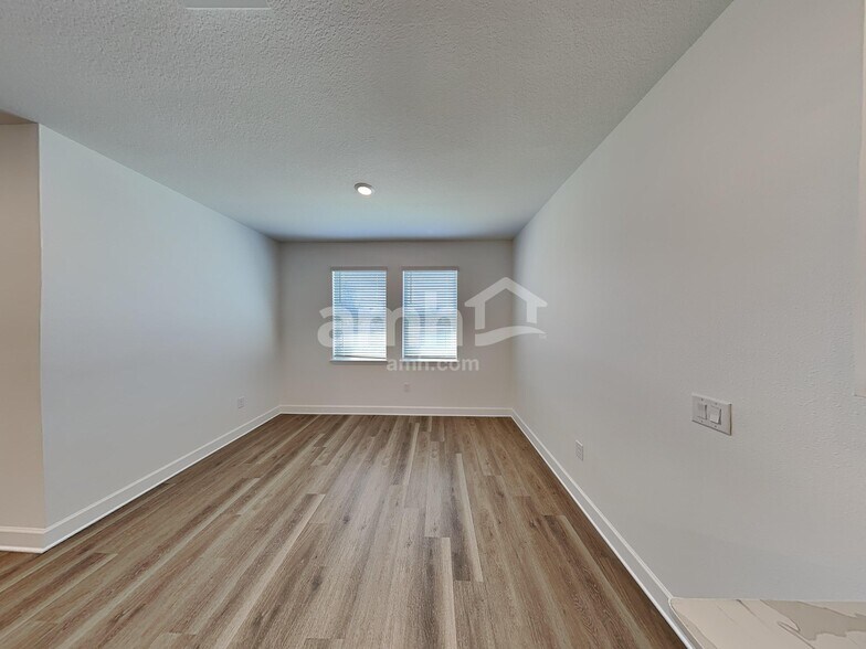 Building Photo - 16430 Cheyanne Ct