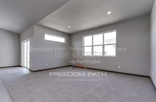 Building Photo - 176 Inkwood St