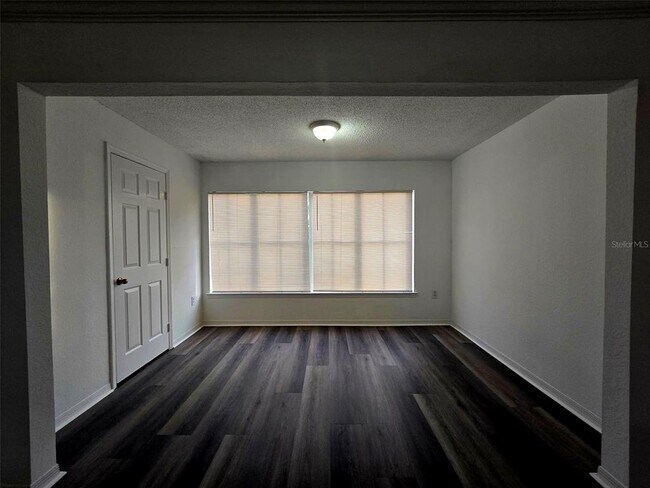 Building Photo - 18001 Richmond Pl Dr
