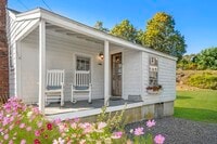 Building Photo - 9 Gingerbread Hill