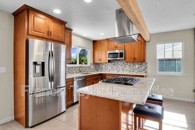 Building Photo - 2053 Habero Dr