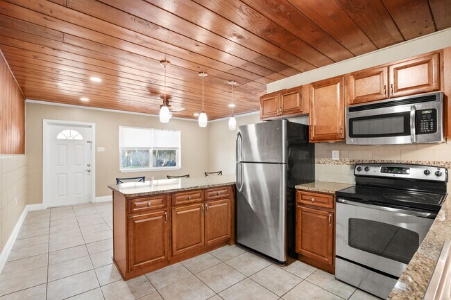 Building Photo - 327 Lee Ave