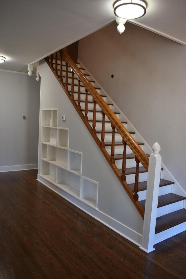 Building Photo - 804 Hickman Rd