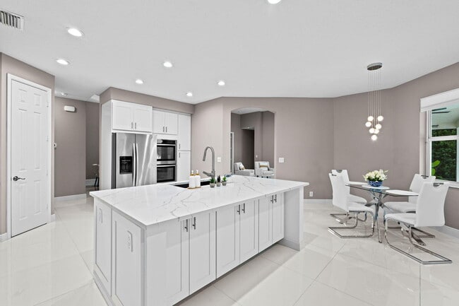 Building Photo - 9919 Royal Cardigan Way
