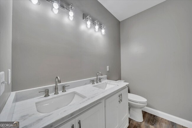 Building Photo - 110 Ryan St