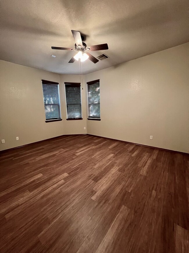 Building Photo - Lovely Rental Home in Heatherwood Neighborhood!