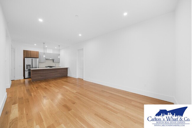 Building Photo - 218 Old Colony Ave