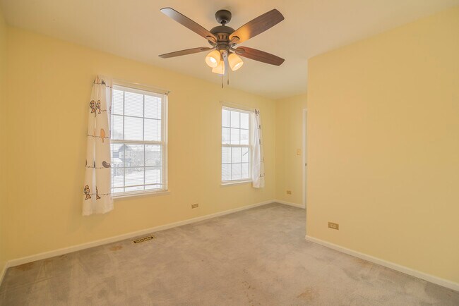 Building Photo - 164 Forestview Ct