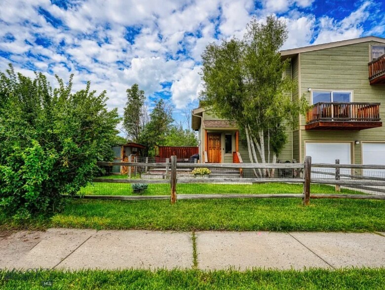 Building Photo - 1805 S Rouse Ave