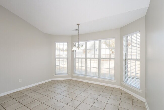 Building Photo - 5086 Jon Oak Dr