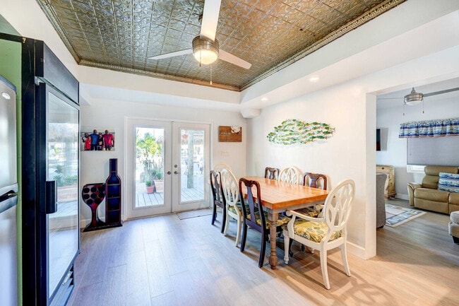 Building Photo - 157 Ocean Dr