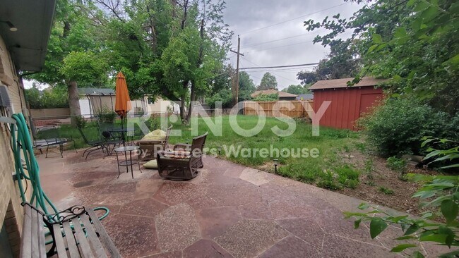 Building Photo - 2225 S Cherry St