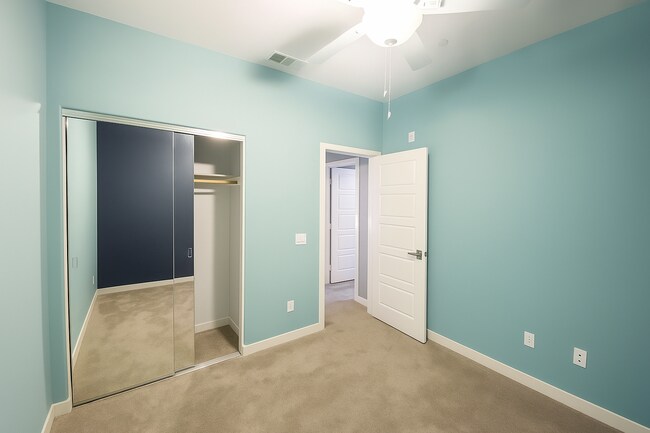 Building Photo - Charming 2-Bed / 2.5-Bath Townhouse in the...