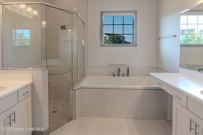 Building Photo - 2453 Rodina Dr