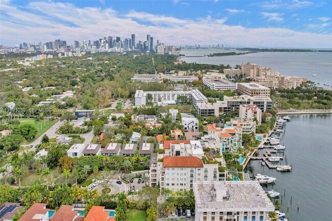 Building Photo - 3535 Hiawatha Ave