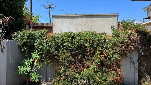 Building Photo - 2321 Cloy Ave