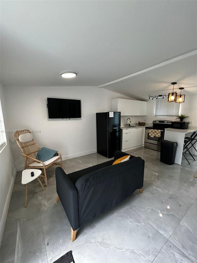 Building Photo - 1947 NW 33rd St