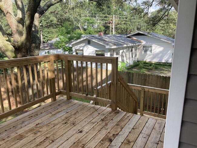 Building Photo - 719 Cypress Dr
