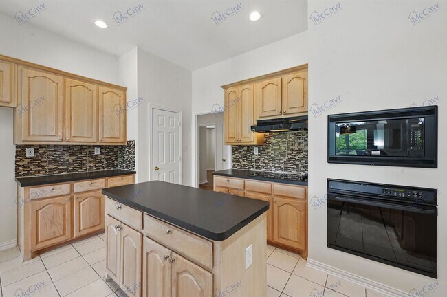 Building Photo - 544 Layton Dr