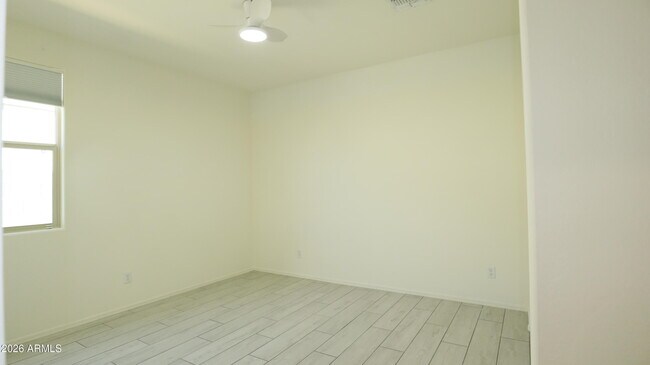 Building Photo - 2413 W Sunland Ave