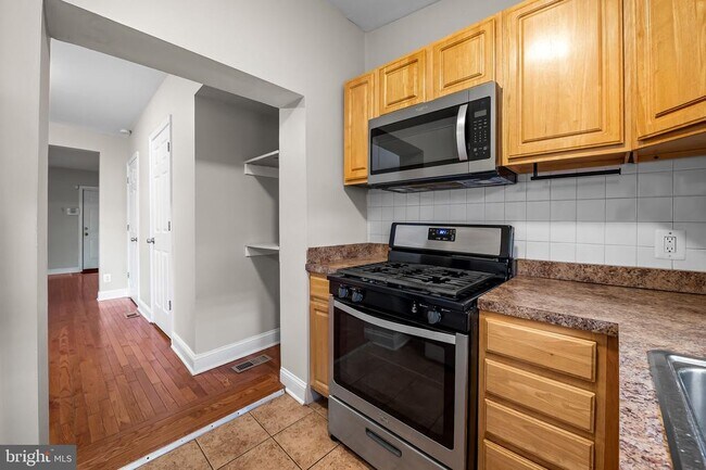 Building Photo - 414 N Bouldin St