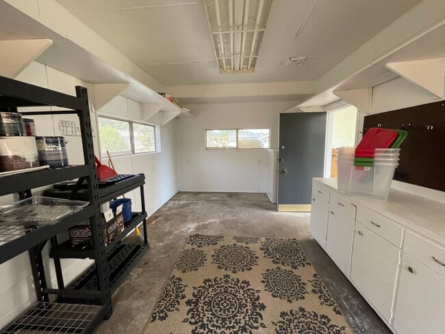 Building Photo - Updated 3 bedroom, 2 bath home