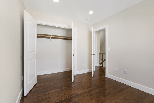 Building Photo - 585 Hoboken Rd