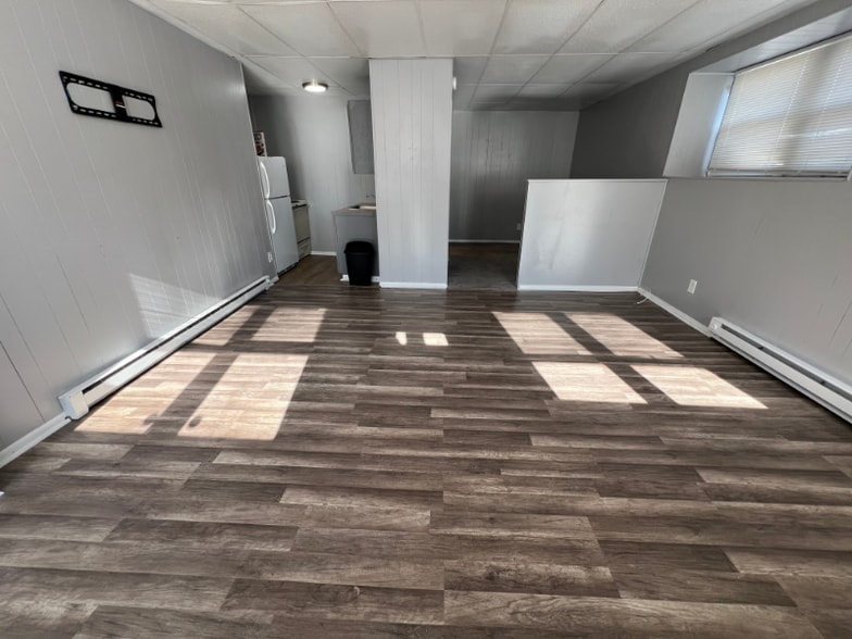 Building Photo - 403 25th St