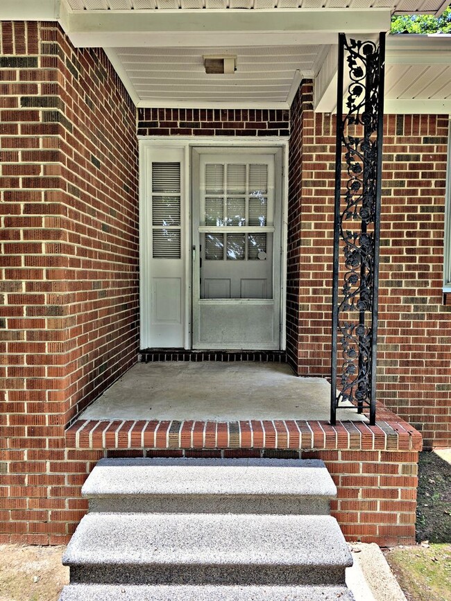 Building Photo - House Athens/Limestone County 4BR/2BA with 2 car garage