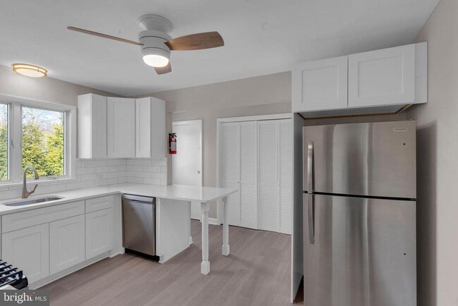 Building Photo - 370 NJ-156