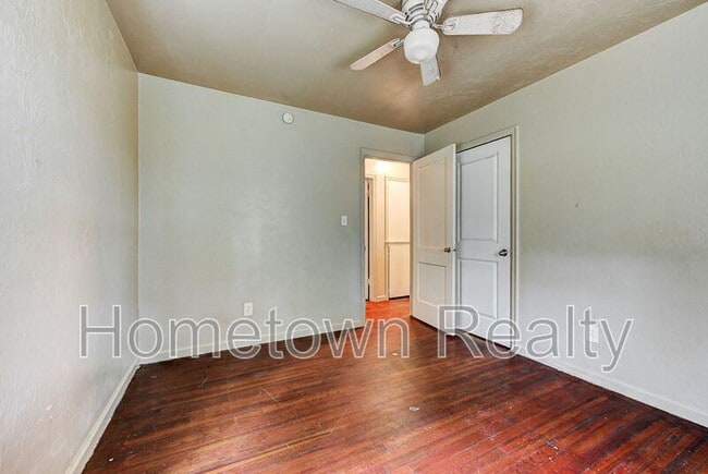 Building Photo - 410 E Steed Dr