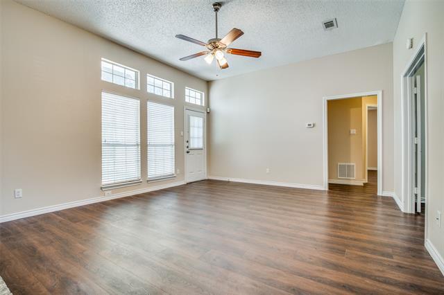 Building Photo - 1802 Elm Creek Dr