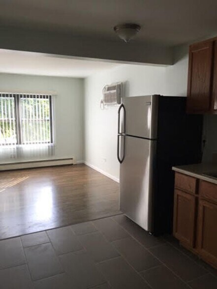 Building Photo - 7632 S Stewart Ave