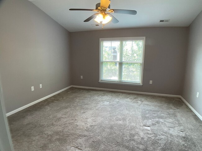 Building Photo - Gorgeous Townhome in Brier Crossings!