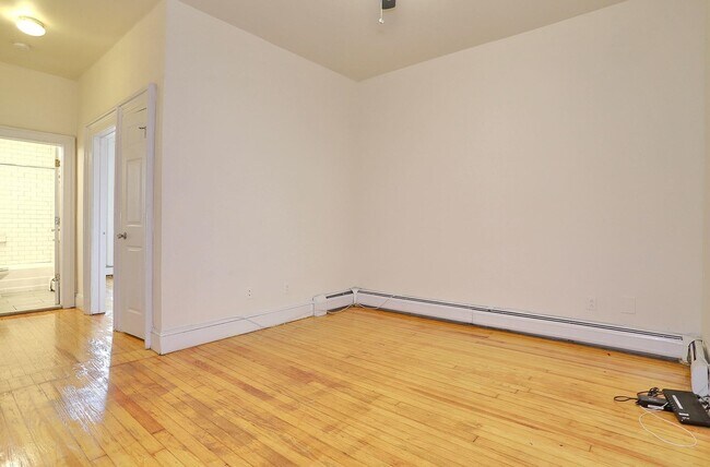 Building Photo - 202 Bloomfield St