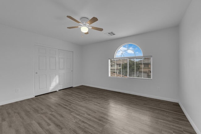 Building Photo - 4319 N Thunder Twice St